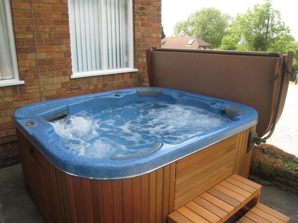 Arden Hill Farmhouse - Hot Tub, Snooker Table, Sleeps 16 Stratford-upon-Avon Esterno foto